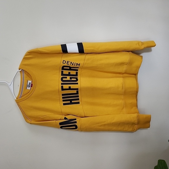 Tommy Hilfiger yellow long sleeve crewneck sweatshirt lightweight, size medium - Picture 1 of 10